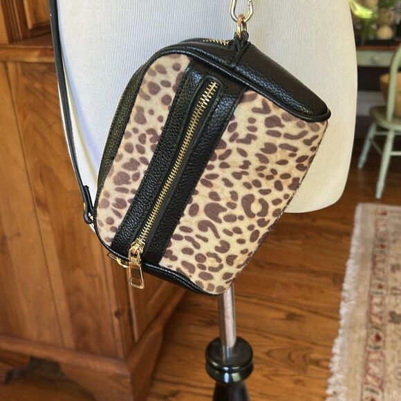 Steve Madden Leopard Print Small Crossbody Bag - Picture 2 of 13